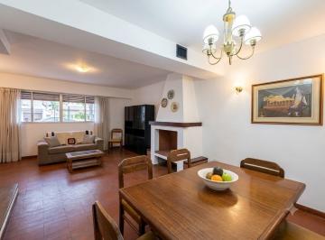Casa · 152m² · 5 Ambientes · 1 Cochera · Casa en Venta en La Plata de 3/4 Dorm., Zona Norte