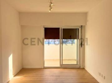 Departamento · 56m² · 4 Ambientes · Venta Departamento de 2 Dorm. Reciclado a Nuevo en Centro, Rosario