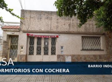 Casa · 114m² · 5 Ambientes · 1 Cochera · Casa de Tres Dorm en Venta en Barrio Industrial