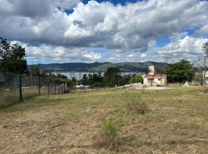 Terreno · 925m²