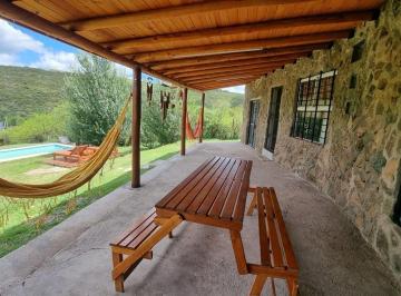 Casa · 140m² · 3 Ambientes · 2 Cocheras · Venta Casa Huerta Grande Ideal Inversion
