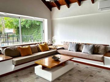 Casa · 230m² · 5 Ambientes · 3 Cocheras · Casa en Venta | Las Lajas | Apto Credito