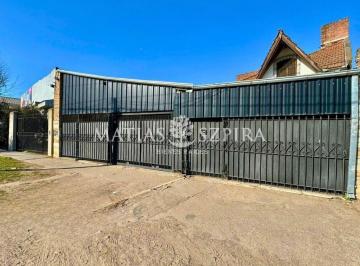 Casa · 400m² · 3 Ambientes · 4 Cocheras · Casa en Venta Moreno | Oportunidad | Sobre Ruta 23