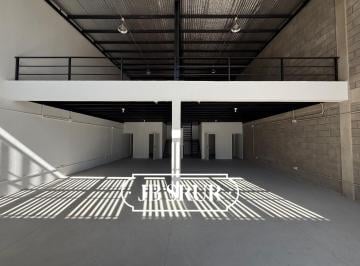 Local comercial · 140m² · 2 Ambientes · Local Comercial en Venta en Miradores de Manantiales, Manantiales I