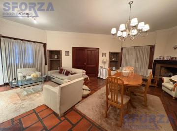 Casa · 380m² · 8 Ambientes · 6 Cocheras · Venta Casa Chalet Hurlingham