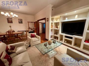 Casa · 380m² · 8 Ambientes · 6 Cocheras · Venta Casa Chalet Hurlingham