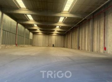 Depósito · 600m² · 1 Ambiente · 5 Cocheras · Alquiler de Depósito Premium 400 m² Autopista Acceso Oeste Moreno