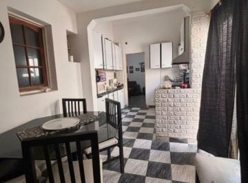 Casa de 4 ambientes, La Matanza · Casa con 148 m² y 3 Dorm. en Venta en Ramos Mejía