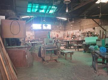 Bodega-Galpón · 340m² · 2 Ambientes · 2 Cocheras · Galpón en Alquiler Ideal Para Fabricación o Depósito. Retasado. Av Garibaldi. Temperley
