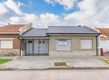 Casa · 140m² · 3 Ambientes · 1 Cochera · Casa en Bernardino Rivadavia