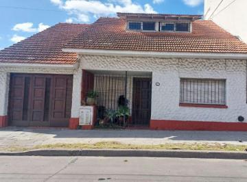 Casa de 5 ambientes, Quilmes · Hermoso Chalet en Venta en Bernal