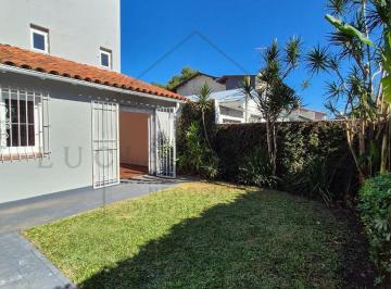 Casa · 233m² · 5 Ambientes · 2 Cocheras · Casa en Alquiler Beccar 5 Ambientes con Jardín y Cochera