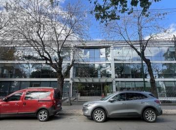 Oficina comercial · 300m² · 12 Cocheras · Oficina en Alquiler en Plaza Rocha