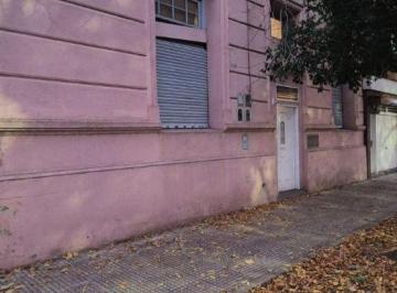 Local comercial de 3 ambientes, Villa Devoto · Local Comercial con Vivienda, Patio y Terraza en PH