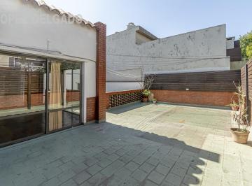 Casa · 141m² · 4 Ambientes · 1 Cochera · Casa en Agronomía con Cochera, Patio y Terraza