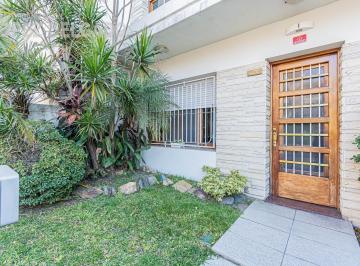Casa · 223m² · 5 Ambientes · 2 Cocheras · Casa 5 Ambientes con Cochera a Cuadras de Plaza Arenales