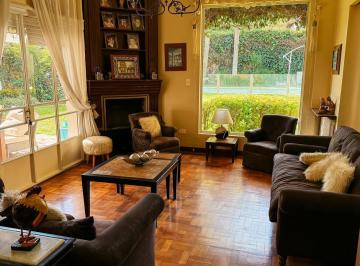 Casa · 340m² · 9 Ambientes · 4 Cocheras · Casa en Acassuso