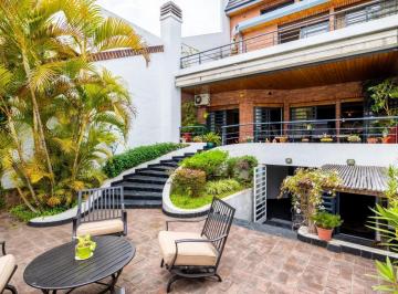 Casa · 512m² · 7 Ambientes · 4 Cocheras · Venta Casa 6 Ambientes en Villa del Parque con Jardin