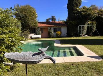Casa · 150m² · 5 Ambientes · 3 Cocheras · Venta Casa 5 Ambientes con Amplio Parque y Pileta en Ingeniero Maschwitz