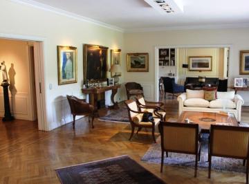 Departamento · 430m² · 5 Ambientes · 2 Cocheras · Venta Piso Completo 5 Ambientes con 2 Cocheras en Recoleta!