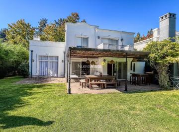 Casa · 187m² · 6 Ambientes · 4 Cocheras · Casa en Mayling Club de Campo