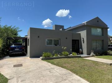Casa · 500m² · 3 Dormitorios · 2 Cocheras · Venta Casa con Pileta 5 Ambientes en San Alfonso, Pilar
