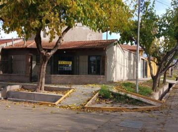 Casa de 6 ambientes, Las Heras · Dnámica Casa (Formato Esquina) en Rivadavia y Adriel Conturso, B° Mariano Moreno 2 / Las Heras.