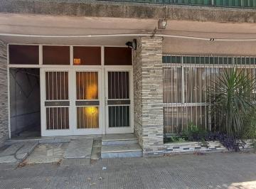 Casa · 156m² · 6 Ambientes · 1 Cochera · Casa en Venta 3 Dorm. Quincho Patio Cochera