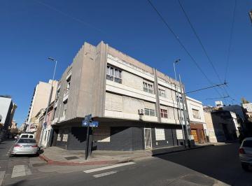 Departamento · 60m² · 3 Ambientes · Departamento en Alquiler | 2 Dorm. | Centro | Planta Baja con Patio | Cocina Separada