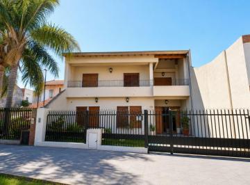 KNK-KNK-5850_2 · Excelente Chalet 4 Ambientes con Cochera Escucha Oferta