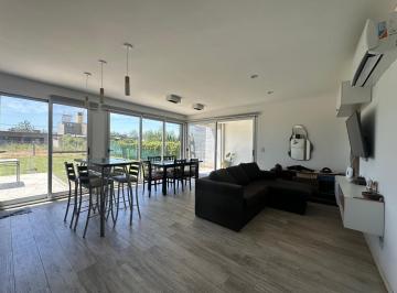 Casa · 140m² · 5 Ambientes · 2 Cocheras · Casa en Venta - Roldan - Tds3 - Ideal Propiedades