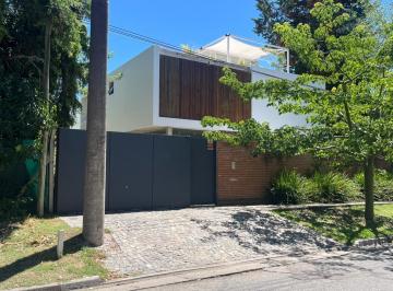 Departamento · 100m² · 3 Ambientes · 1 Cochera · Duplex de Dos Dorm. con Cochera en City Bell