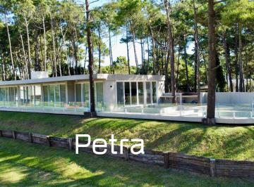 Casa · 410m² · 5 Ambientes · 2 Cocheras · Casa en Venta en Pinamar Norte
