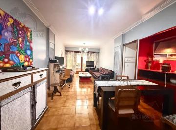 Departamento · 95m² · 4 Ambientes · 1 Cochera · Semipiso Tres Ambientes con Espacio de Cochera