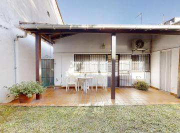 Casa · 99m² · 5 Ambientes · 1 Cochera · Casa en Venta de 5 Ambientes en Olivos con Cochera, Jardín y Lavadero