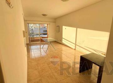 Departamento · 38m² · 2 Ambientes · Alquiler 2 Ambientes Al Frente con Balcón