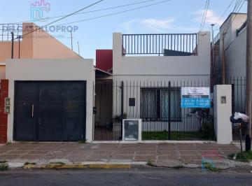 Casa · 131m² · 4 Ambientes · 1 Cochera · Casa en Virreyes Venta Lote Propio