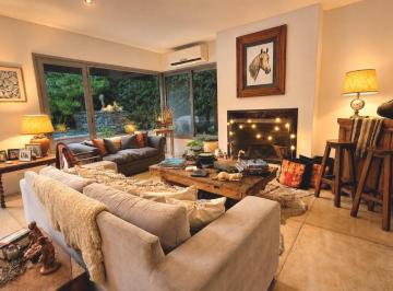 Casa · 290m² · 6 Ambientes · Venta Gran Casa en Barrio Cerrado Talar Chico