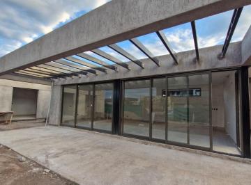 Casa · 673m² · 5 Ambientes · 2 Cocheras · Casa en Barrio Lar de Boedo