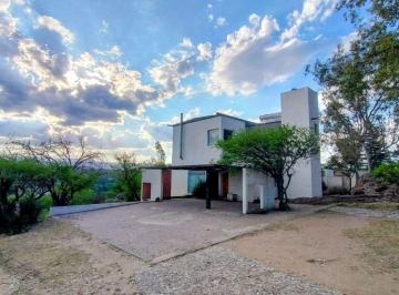 Casa · 221ha · 10 Ambientes · 2 Cocheras · Casa en Venta Villa Carlos Paz - Villa del Lago