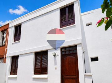 Casa · 80m² · 7 Ambientes · 1 Cochera · Venta Duplex Más Dos Unidades Funcionales Malvinas