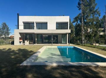 Casa · 280m² · 4 Ambientes · 2 Cocheras · Casa a Estrenar C/pileta Principado San Vicente