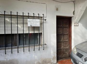 PH · 81m² · 3 Ambientes · PH Planta Baja - 2 Dorm. - Patio.