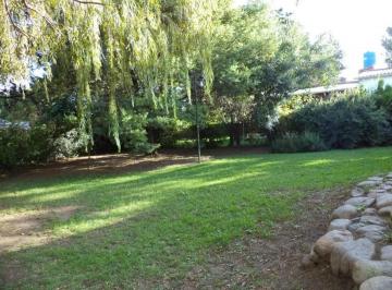 Casa · 120m² · 3 Ambientes · 2 Cocheras · Casa con Gran Lote Parquizado - Sierra de La Ventana