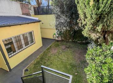 PH de 3 ambientes, Villa Devoto · PH con Jardín y Terraza Propia a 2 Cuadras de Plaza Arenales