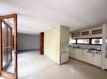 Casa · 172m² · 5 Ambientes · 2 Cocheras · Casa 4 Domitorios Venta La Plata Parque y Pileta