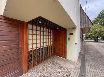 Casa · 172m² · 5 Ambientes · 2 Cocheras · Casa 4 Domitorios Venta La Plata Parque y Pileta