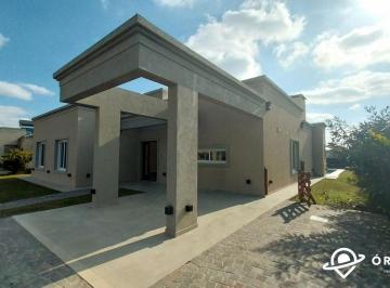 Casa · 126m² · 4 Ambientes · 1 Cochera · Casa en Venta en Barrio Santa Ines, Canning
