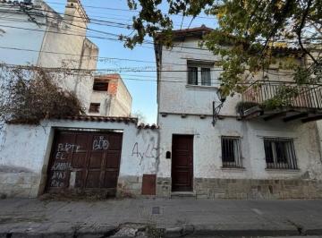 Casa · 372m² · 3 Ambientes · Casa Venta Oportunidad Centro Salta