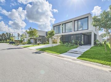 Casa · 332m² · 6 Ambientes · 2 Cocheras · Venta Casa 6 Ambientes en El Yacht, Nordelta, Al Río